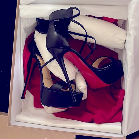 Christian louboutin heels NEVER WORN
